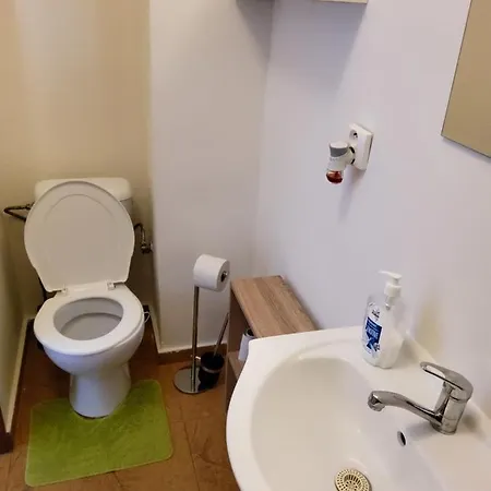 House Apartments, Terrace Grill, Guarded Private Parking, Fast Wifi. * Bratislava