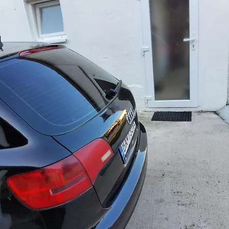 House Apartments, Terrace Grill, Guarded Private Parking, Fast Wifi.