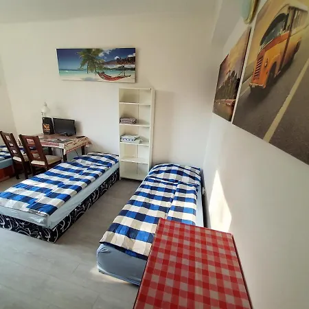 House Apartments, Terrace Grill, Guarded Private Parking, Fast Wifi. * Bratislava
