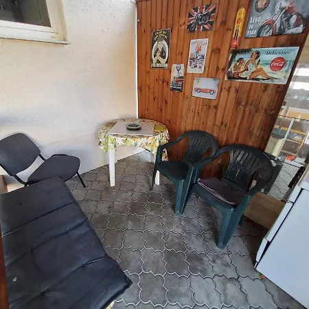 House Apartments, Terrace Grill, Guarded Private Parking, Fast Wifi. *