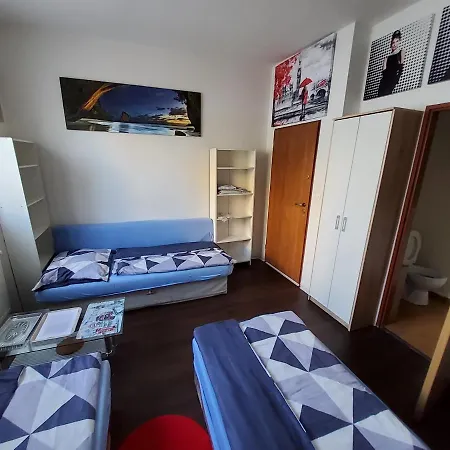 Gæstehus House Apartments, Terrace Grill, Guarded Private Parking, Fast Wifi. Bratislava