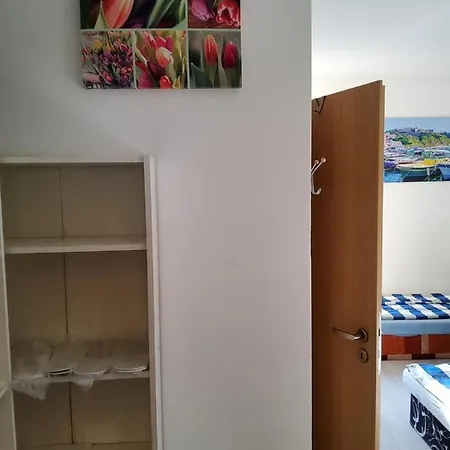 Gæstehus House Apartments, Terrace Grill, Guarded Private Parking, Fast Wifi.
