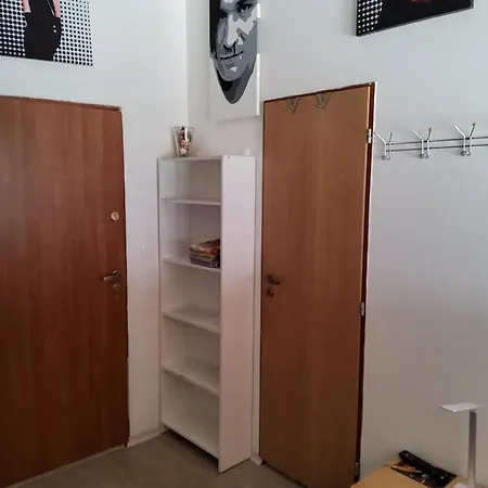 House Apartments, Terrace Grill, Guarded Private Parking, Fast Wifi. * Bratislava