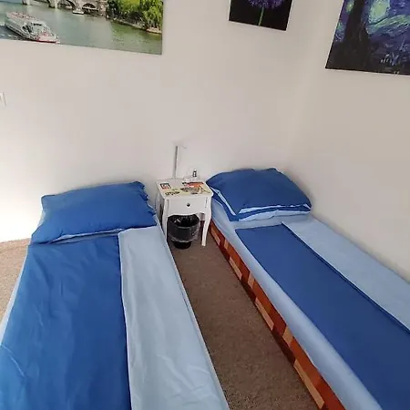 House Apartments, Terrace Grill, Guarded Private Parking, Fast Wifi.