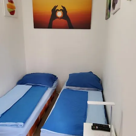 Gæstehus House Apartments, Terrace Grill, Guarded Private Parking, Fast Wifi. Bratislava