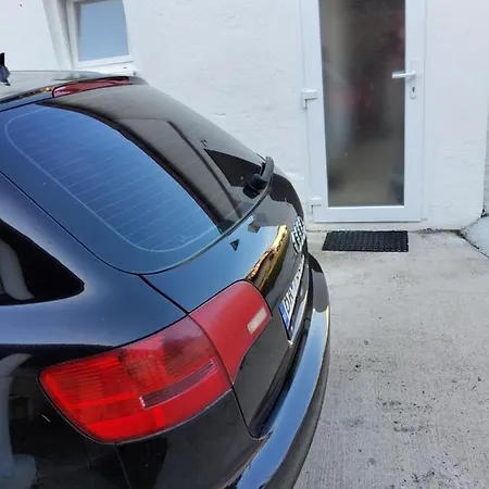 House Apartments, Terrace Grill, Guarded Private Parking, Fast Wifi. Guest house *