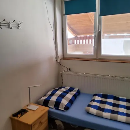 House Apartments, Terrace Grill, Guarded Private Parking, Fast Wifi. Guest house *