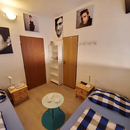 Guest house House Apartments, Terrace Grill, Guarded Private Parking, Fast Wifi. Bratislava