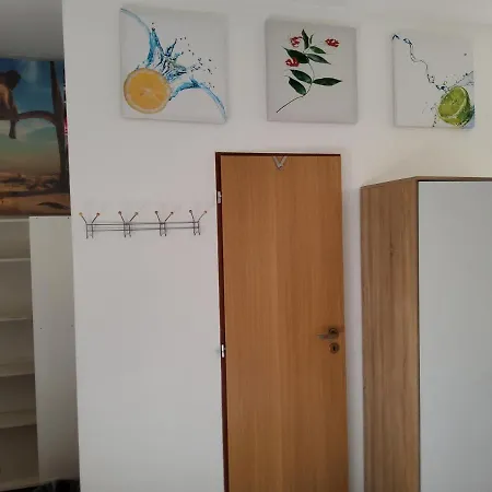 House Apartments, Terrace Grill, Guarded Private Parking, Fast Wifi. Guest house *