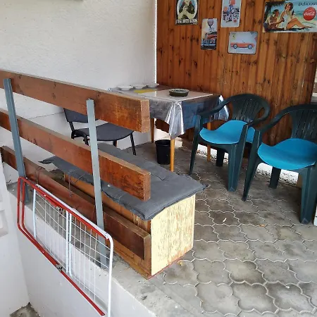 Guest house House Apartments, Terrace Grill, Guarded Private Parking, Fast Wifi. *